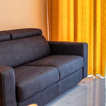 Stylish Seafront Spinola Apartment Saint Julian's Eksteriør billede