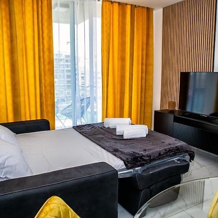 Stylish Seafront Spinola Apartment Saint Julian's Eksteriør billede
