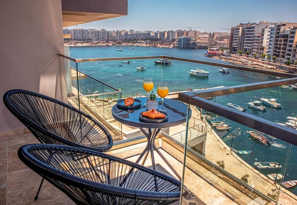 Stylish Seafront Spinola Apartment Saint Julian's Eksteriør billede
