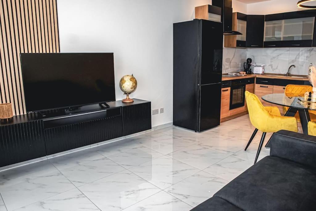 Stylish Seafront Spinola Apartment Saint Julian's Eksteriør billede